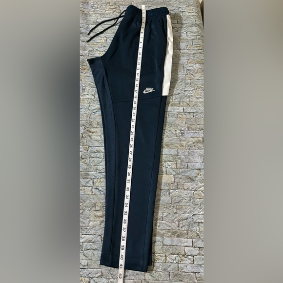 🔥🔥NIKE Men Tapered Joggers Size: Large🔥🔥 - Picture 9 of 10